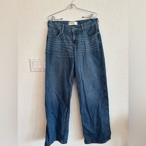 Hollister Low-Rise Baggy Jeans